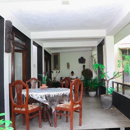 Villa A & A Хиккадува Экстерьер фото