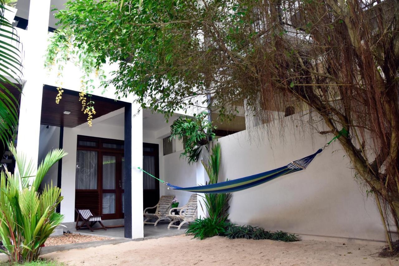 Villa A & A Хиккадува Экстерьер фото